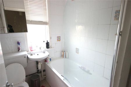4 bedroom terraced house to rent - Photo 5