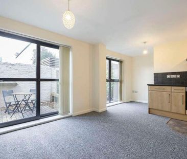 St. Georges Terrace, Cheltenham, GL50 - Photo 2