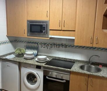 Alquiler de piso en Calle Vicaría - Photo 1