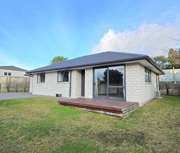 Near new 3 bedroom home in a private setting`` - Photo 4