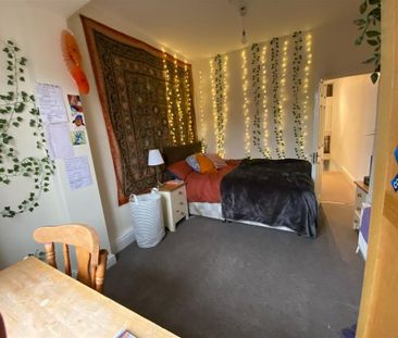 5 bedroom private hall to rent - Photo 3