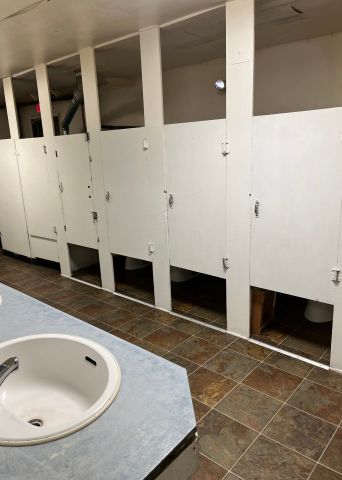 Maples Court Mens Rooming House - Photo 2