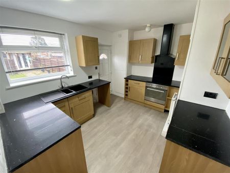 2 bedroom semi-detached house to rent - Photo 4