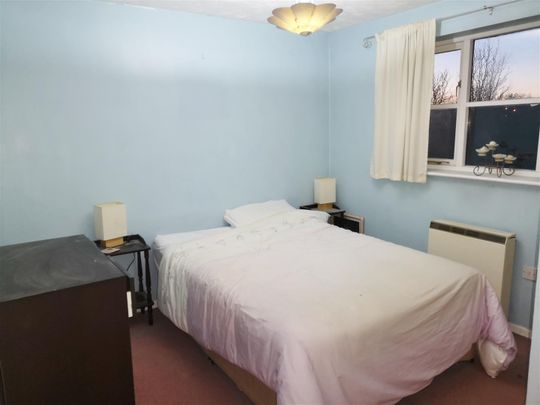 1 Bed Flat - Photo 1