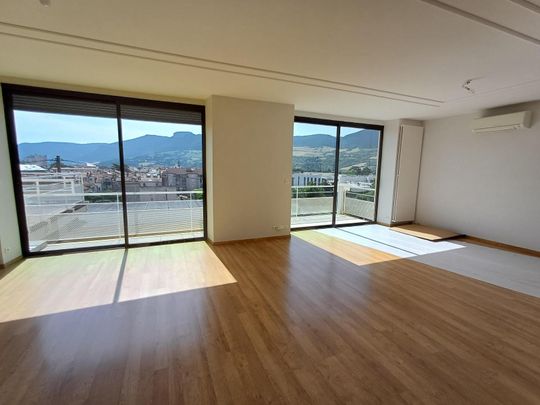 Location Appartement 4 pièces 113m² MILLAU 12100 - Photo 1