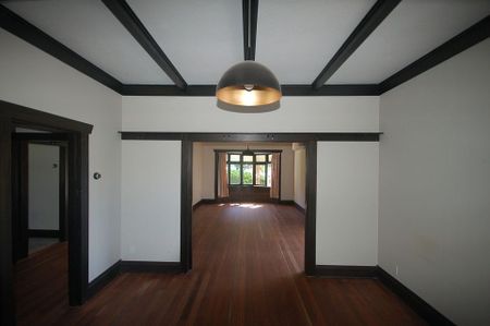 character home for you！ - Photo 4