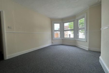 2 bedroom property to rent - Photo 3