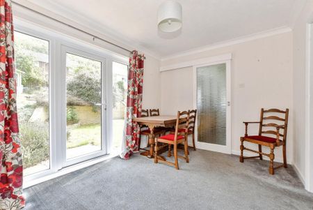 3 bedroom link detached house to rent - Photo 4