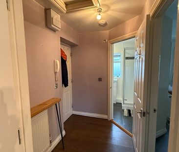 1 Bed Flat, Redcatch Road, BS3 - Photo 1