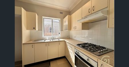 Family Comfort and Convenience in Prime Villawood Location! - Photo 2