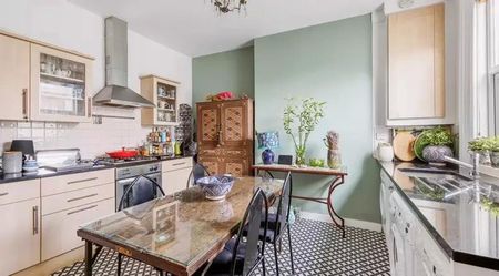 Room in a Shared Flat, London, W3 - Photo 2