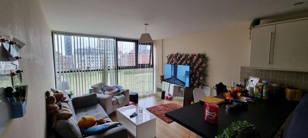 2 bedroom flat to rent - Photo 1