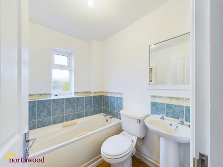2 bedroom terraced house to rent - Photo 4