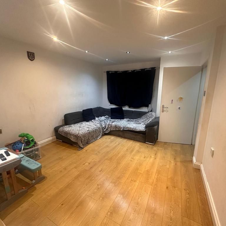 2 bedroom house share to rent - Photo 1