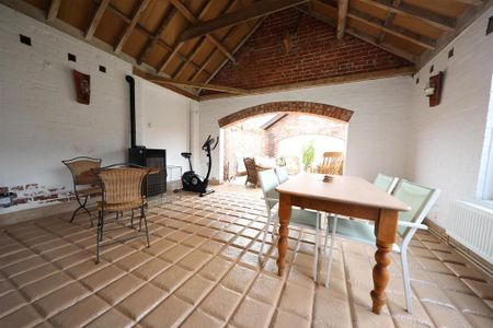 6 bedroom detached house to rent - Photo 5