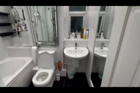 Room in a Shared Flat, Juniper House, SE14 - Photo 5