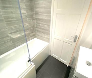 2 bedroom end of terrace house to rent - Photo 6