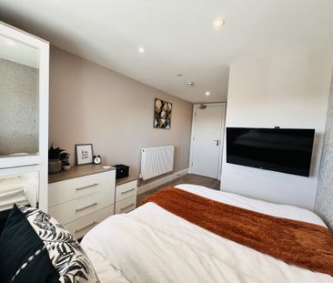 BEDROOM 1 LARGE DOUBLE ENSUITE - Photo 1