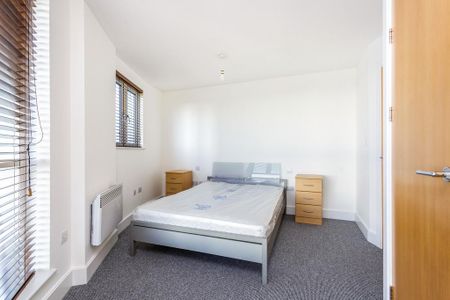 2 bedroom flat to rent - Photo 3