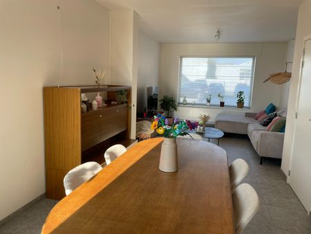 Twee slaapkamer gezinswoning (type halfopen) met ruim terras - Photo 2