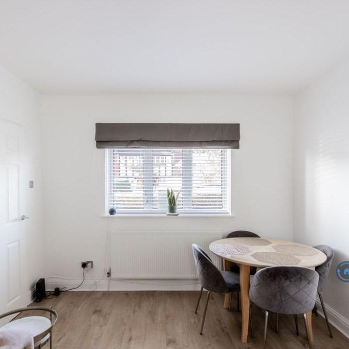 2 bedroom terraced house to rent - Photo 1