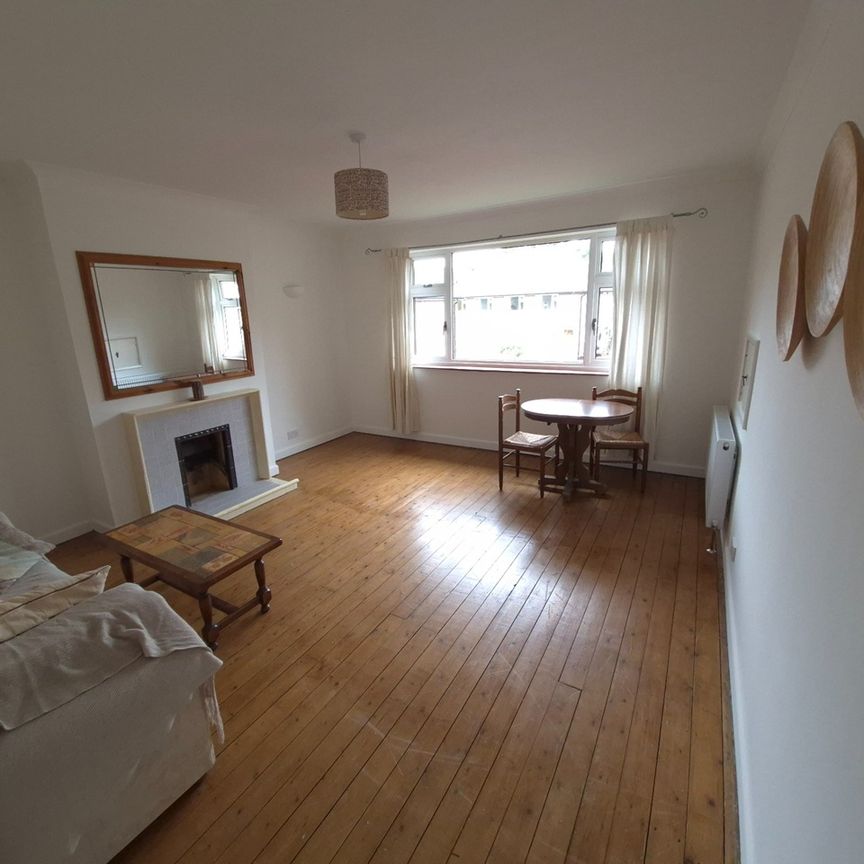 2 Bed Maisonette, Cambridge Court, SW20 - Photo 1