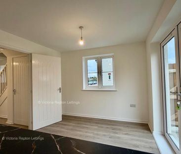 3 bedroom detached house to rent - Photo 2