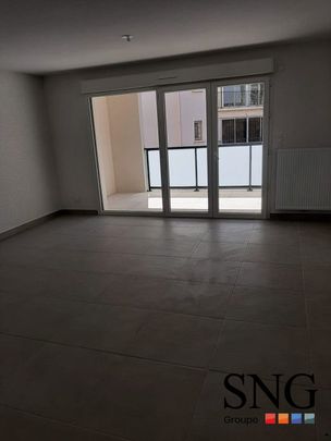 T3 AVEC BALCON ET PARKING - Photo 1