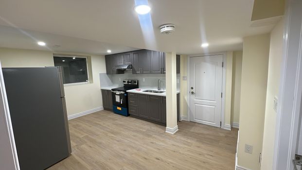 For Lease - 31 Haslemere Avenue Unit# Basement, Brampton, Ontario - Photo 1