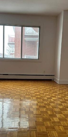 MELATTI RENTALS "PETIT PARADIS": 3 ½ appartement à LaSalle, QC - Photo 1