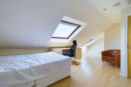 5 bedroom maisonette to rent - Photo 2