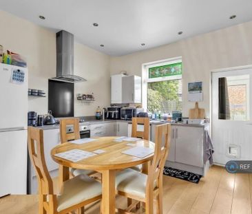 2 bedroom end of terrace house to rent - Photo 4