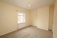 2 bed House - Mid Terrace for Rent - Photo 4