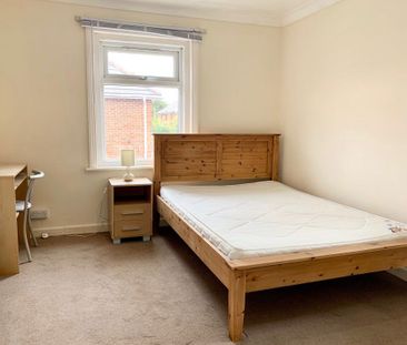 AVON ROAD, CHARMINSTER (P01268) - Photo 5