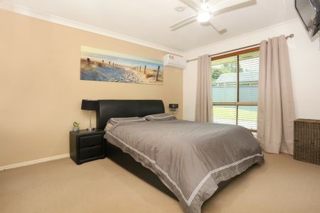 SPACIOUS HOME WITH 14 X 7M POWERED WORKSHOP - Photo 3