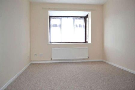 Bellevue Close, Potton, Sandy, SG19 - Photo 5