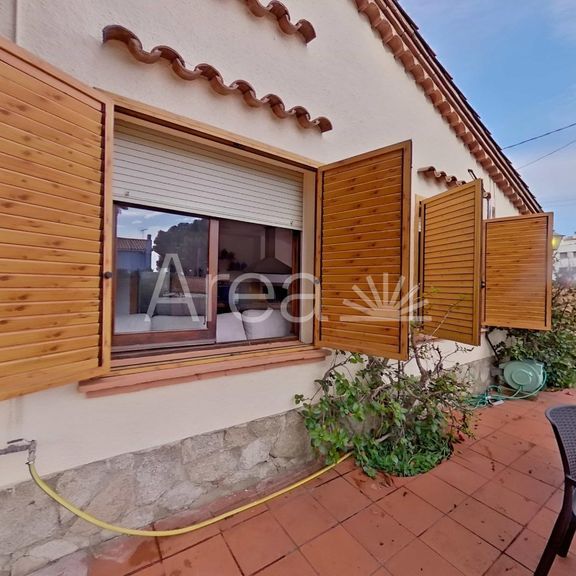 4 room luxury House for rent in Sant Andreu de Llavaneres, Catalonia - Photo 1