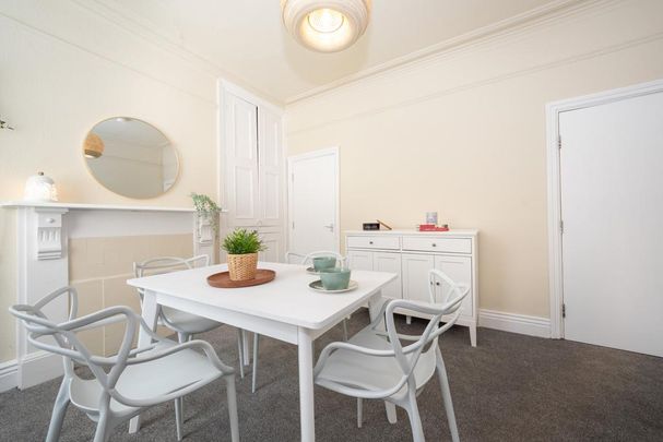 5 bedroom townhouse to rent - Photo 1