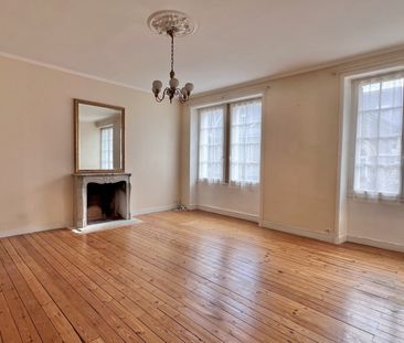 Location Maison 9 pièces 221m² NANTES 44000 - Photo 3