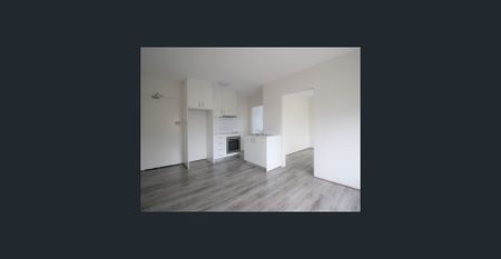 Stylishly Renovated One Bedroom Unit! - Photo 3