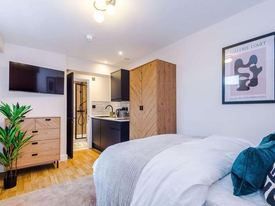 6 bedroom house of multiple occupation to rent - Photo 1