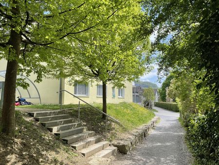 Schöne 4.5 Zimmerwohnung in Flurlingen zu vermieten in der Nähe des Rheins - Foto 5