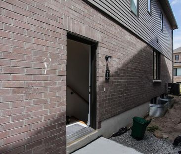 For Lease - 110 Durham Avenue, Barrie, Ontario - Photo 4