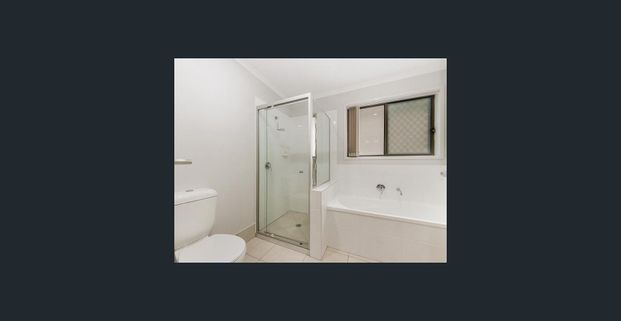 3 Bedroom Duplex - Quiet & Low Maintenance - Photo 1