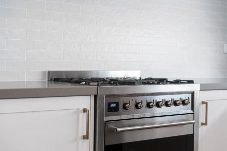 Contemporary Bowral Townhome with Picture Perfect Views! - Photo 5