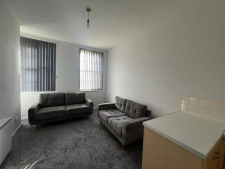 2 bedroom flat to rent - Photo 3