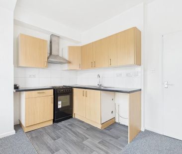 1 bedroom ground floor flat to rent - Photo 1