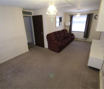 2 bedroom maisonette to rent - Photo 5