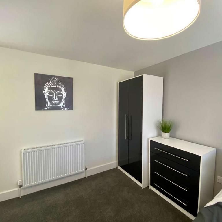 1 bedroom in a house share to rent - Photo 1