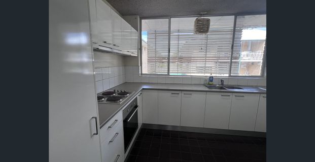 2Bed 1Bath Unit in Close Proximity to UQ - Photo 1